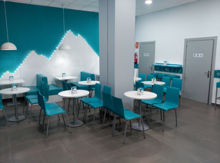 Img HELADERIA MOTN BLANC Malaga 4 768x569