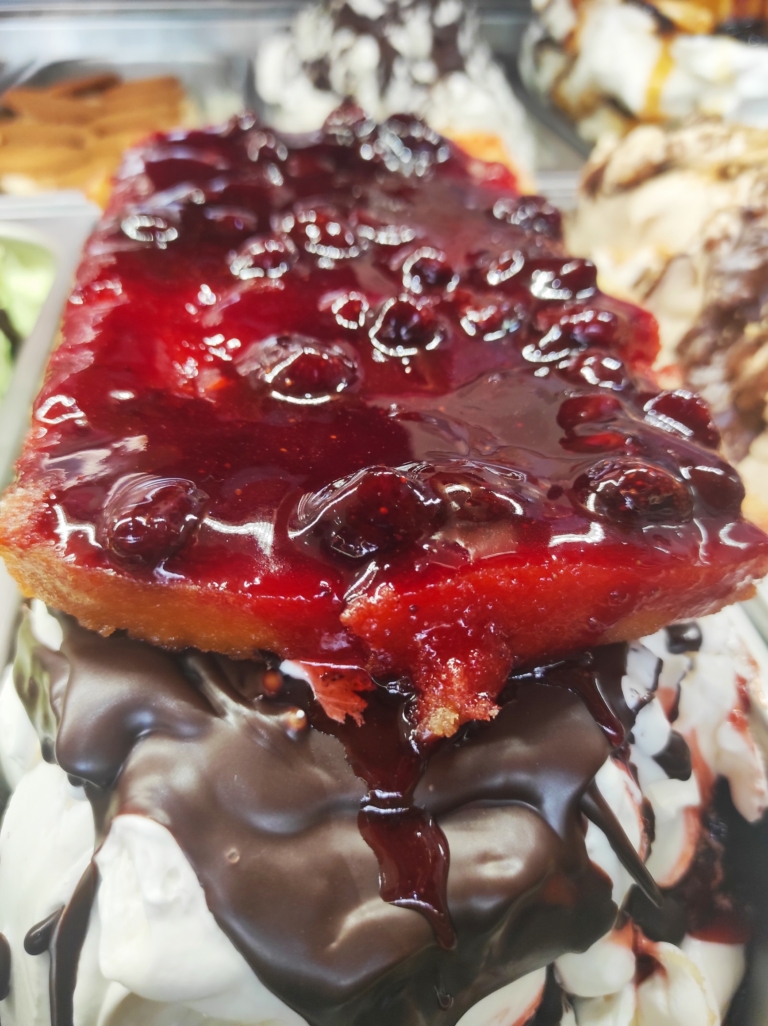 Img HELADERIA YUMMY Malaga 4 768x1026
